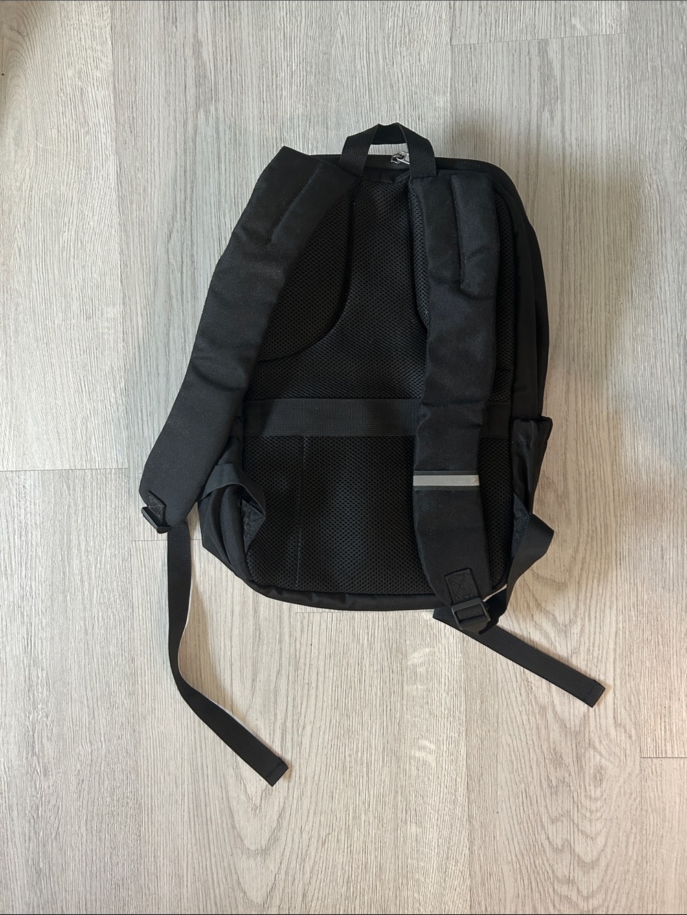 Maxtop Water Resistant Backpack For Laptop With A Usb Port View 3